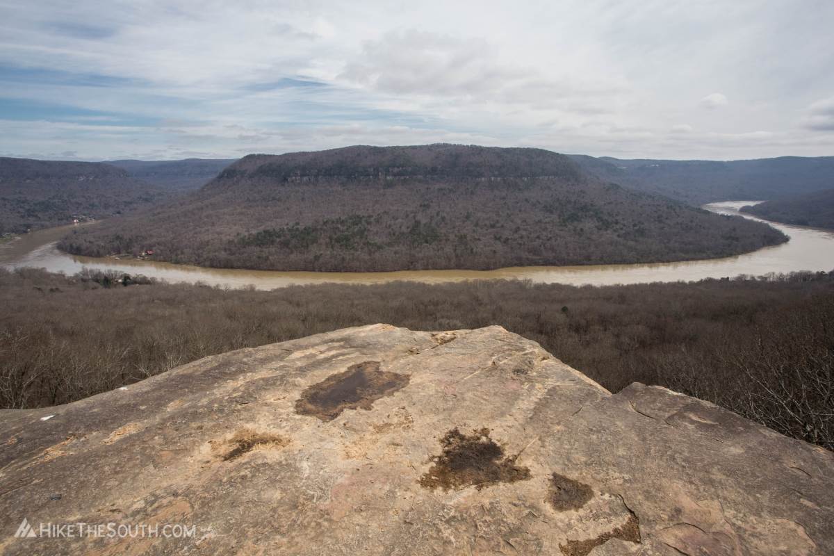 Snooper's Rock via Indian Rockhouse. 
View from Snooper's Rock overlook into the Tennessee River Gorge.